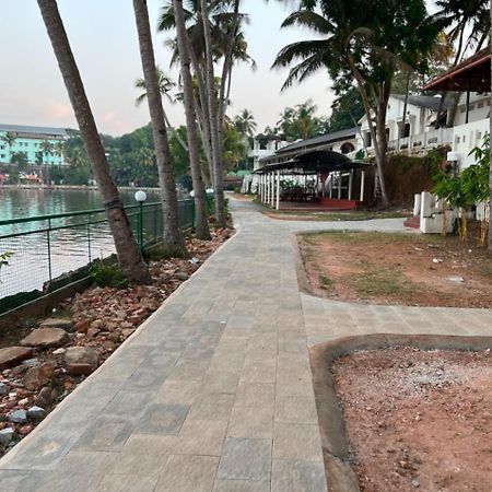مبيت وإفطار كولاّم Jaladarshini Lakeside Gardens المظهر الخارجي الصورة