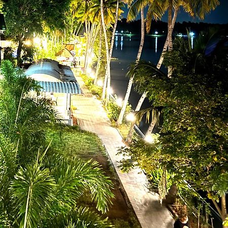 مبيت وإفطار كولاّم Jaladarshini Lakeside Gardens المظهر الخارجي الصورة