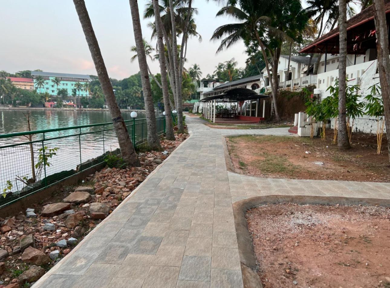 مبيت وإفطار كولاّم Jaladarshini Lakeside Gardens المظهر الخارجي الصورة