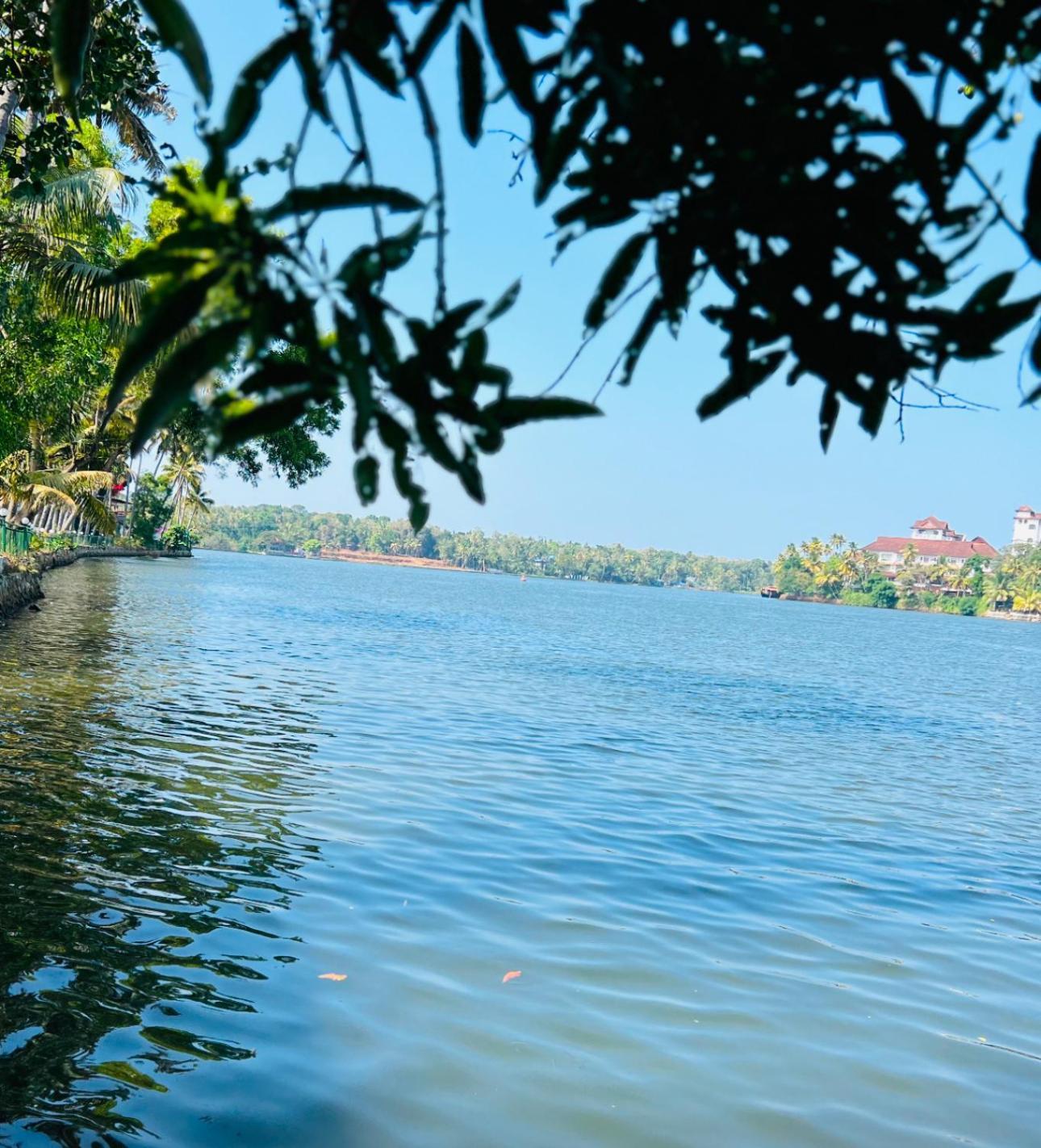 مبيت وإفطار كولاّم Jaladarshini Lakeside Gardens المظهر الخارجي الصورة